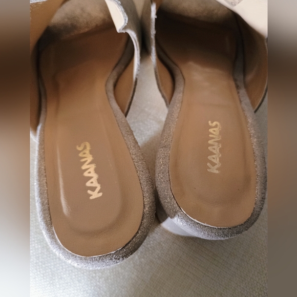 Kaanas block heal shimmer champagne sandals - Picture 4 of 16